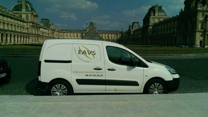 Véhicule utilitaire EAVS Paris